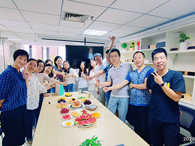 How to surprise colleagues' birthday with a smart clock with Bluetooth Speaker?